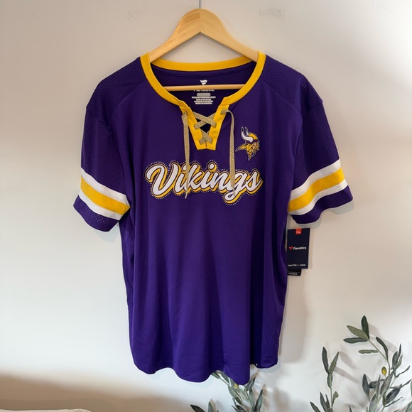 Minnesota Vikings Fanatics Women's Lace-Up V-Neck T-Shirt Jersey, Purple, NWT - Picture 1 of 7